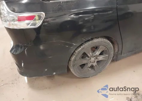 2015 Toyota Sienna Se 8 Passenger z USA, uszkodzony, nr VIN 5TDXK3DC8FS558621